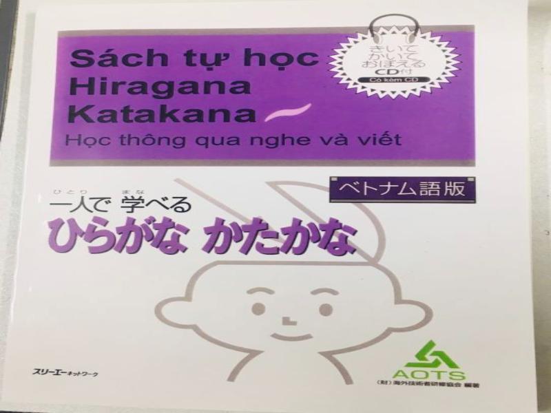 Quyển sách học bảng chữ cái Hiragana và Katakana