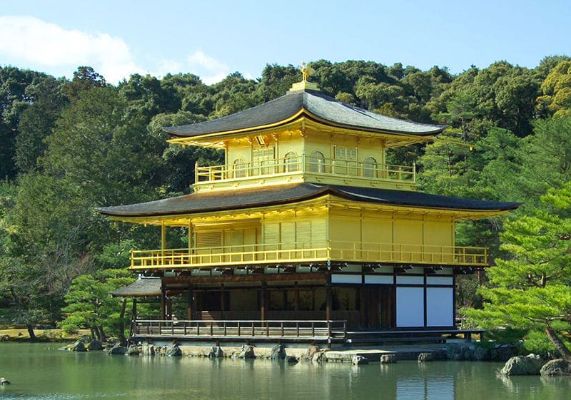 Cảnh đẹp thơ mộng tại đền Kinkaku