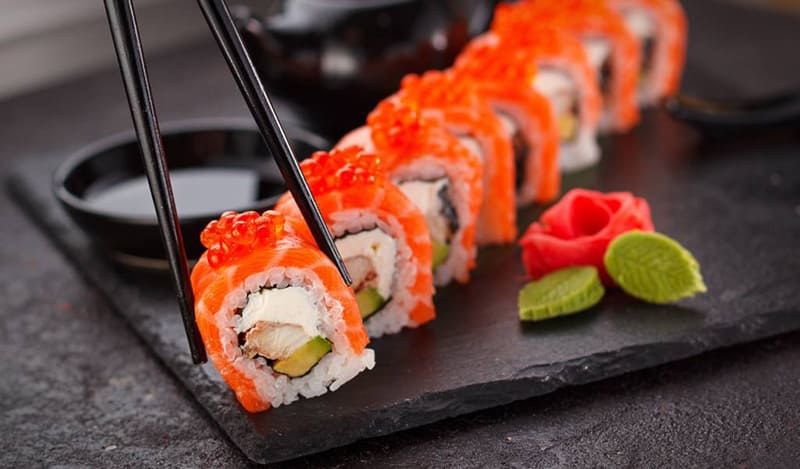 Sushi là món ăn đặc trưng, nổi tiếng tại Nhật Bản