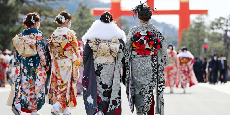Mặc kimono vào mùa lễ hội ở Nhật Bản