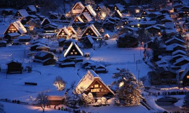 Vẻ kỳ ảo của làng cổ Shirakawago